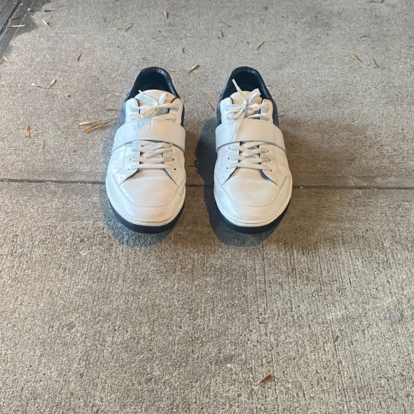 LOUIS VUTTON DAMIER AZUR BLACK AND WHITE SNEAKERS - Picture 2 of 8